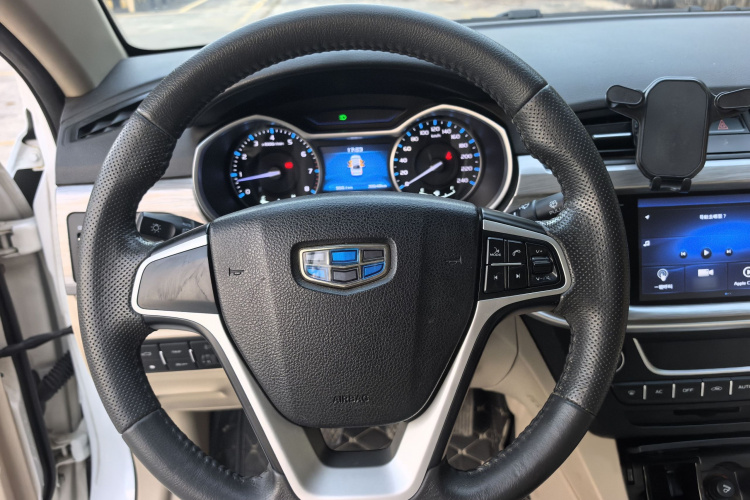 吉利汽车 帝豪 2017款 三厢百万款 1.5L 手动豪华型中控内饰7003