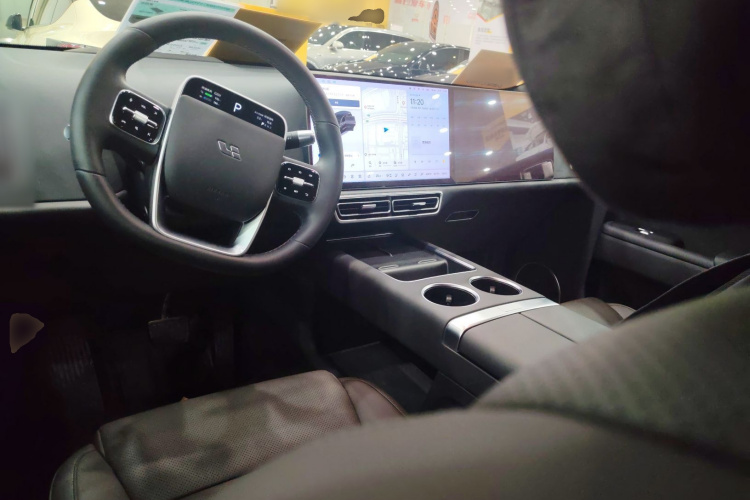 理想汽车 理想L9 2022款 Max中控内饰12