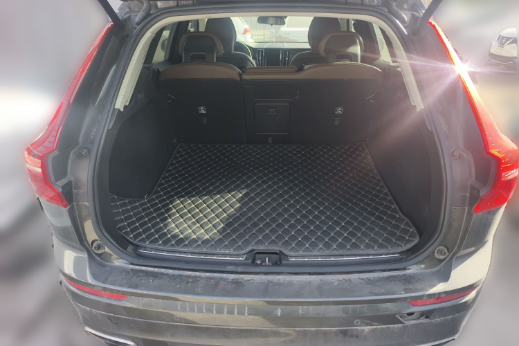 沃尔沃XC60 2019款 T5 四驱智逸版 国V中控内饰23