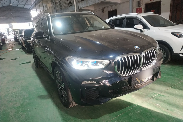 宝马X5(进口) 2021款 xDrive40i M运动套装车身外观3
