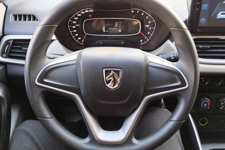 宝骏510 2019款 1.5L 手动劲享型77kW 国VI中控内饰13