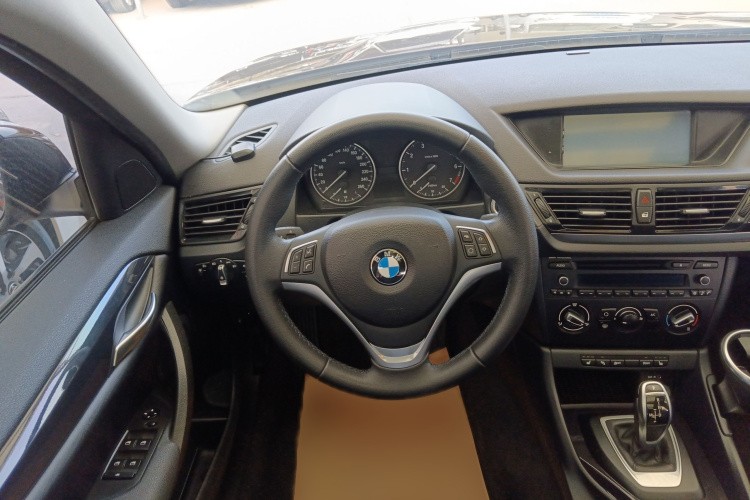 宝马X1 2015款 sDrive18i 时尚晋级版局部细节13