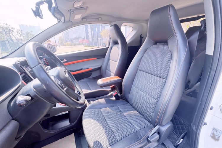 奇瑞 小蚂蚁 2019款 4座智享版 30.6kWh中控内饰7005