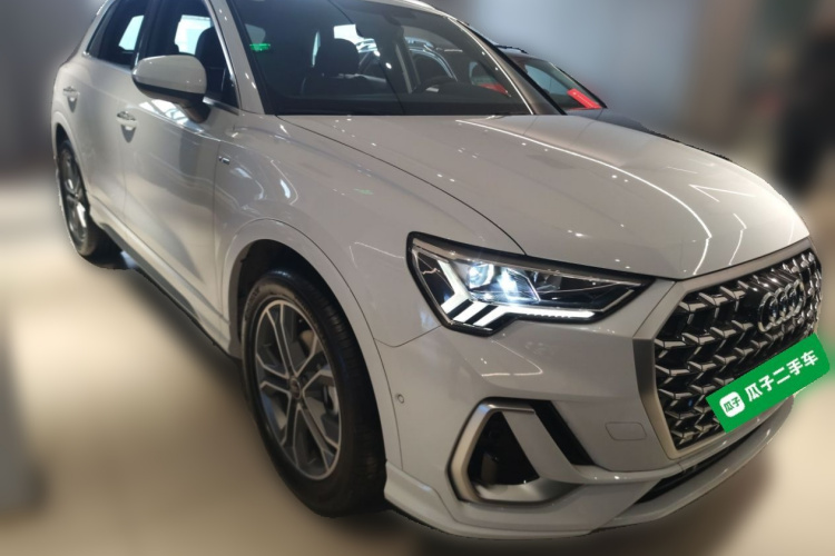 奥迪Q3 2024款 40 TFSI 时尚动感型车身外观3