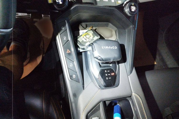 领克06 EM-P 2022款 PHEV 84KM续航版 Pro局部细节18