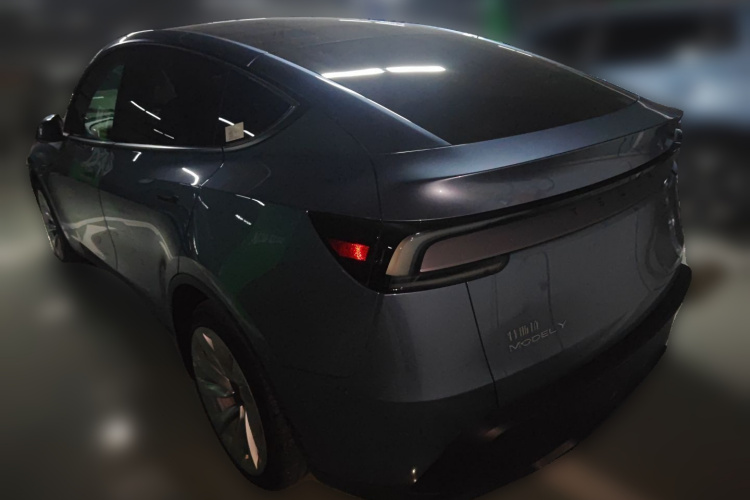 特斯拉 Model Y 2025款 后轮驱动版车身外观5