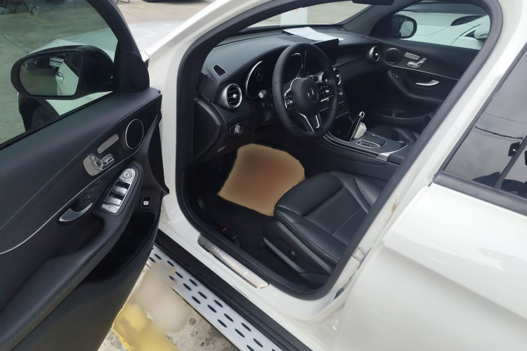 奔驰GLC轿跑 2020款 GLC 300 4MATIC 轿跑SUV中控内饰7003