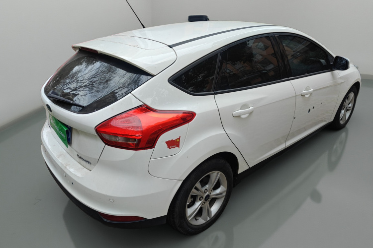 福特 福克斯 2018款 两厢经典 1.6L 自动舒适型智行版车身外观7