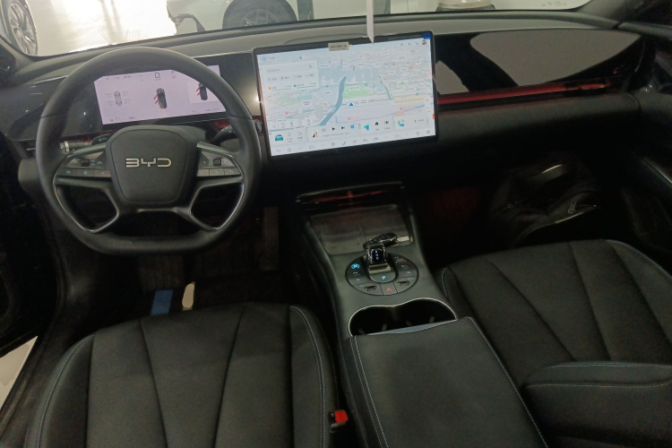 比亚迪 海豹 2025款 650智驾版中控内饰7002