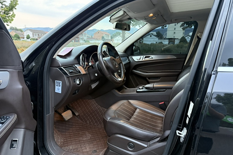 奔驰GLE 2016款 GLE 320 4MATIC 动感型中控内饰7004