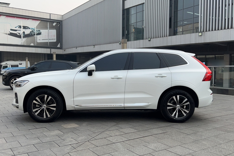 沃尔沃XC60 2023款 B5 四驱智逸豪华版车身外观6007
