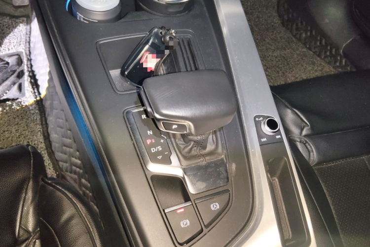 奥迪A4L 2020款 40 TFSI 豪华动感型局部细节18