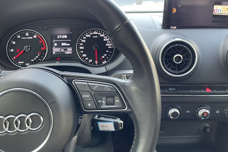 奥迪A3 2019款 Sportback 35 TFSI 进取型 国V中控内饰7002