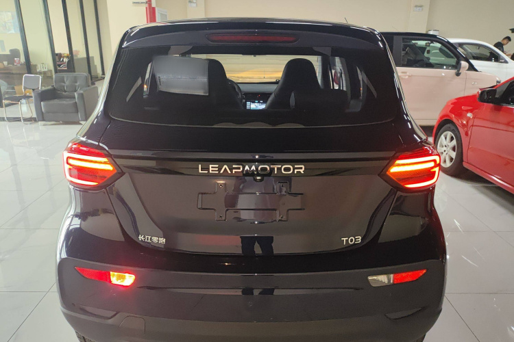 零跑汽车 零跑T03 2020款 400豪华版车身外观6