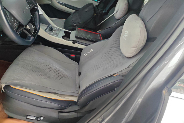 比亚迪 宋PLUS新能源 2023款 冠军版 EV 520KM 尊贵型局部细节19