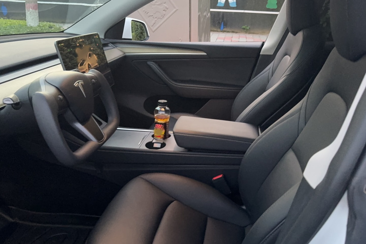 特斯拉 Model Y 2022款 改款 长续航全轮驱动版局部细节19