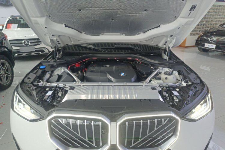 宝马X3 2025款 xDrive30L 领先型 M运动套装机舱底盘24