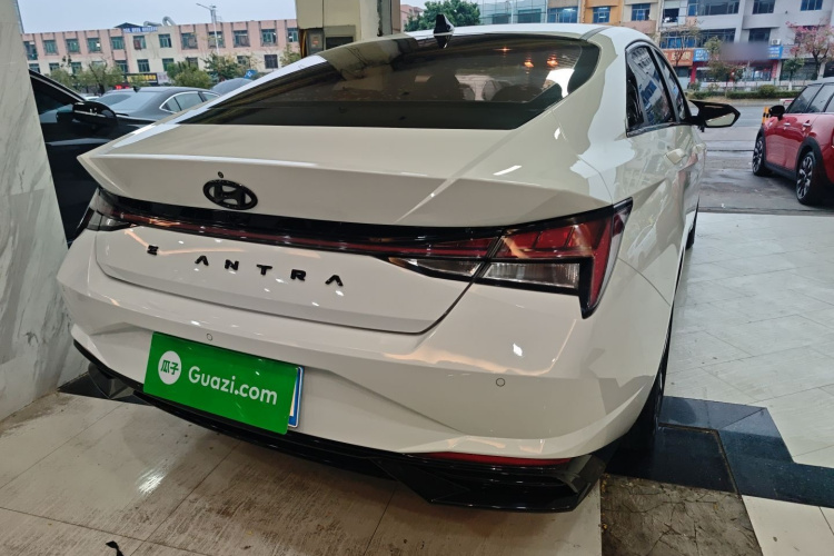 现代 伊兰特 2022款 1.5L CVT LUX尊贵版车身外观6005