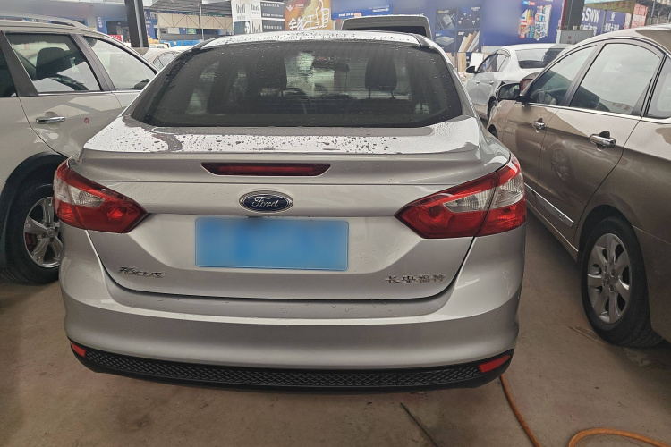 福特 福克斯 2012款 三厢 1.6L 手动舒适型车身外观6004