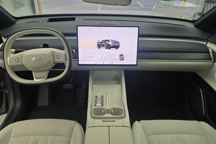 乐道L60 2024款 60kWh 后驱版中控内饰7005