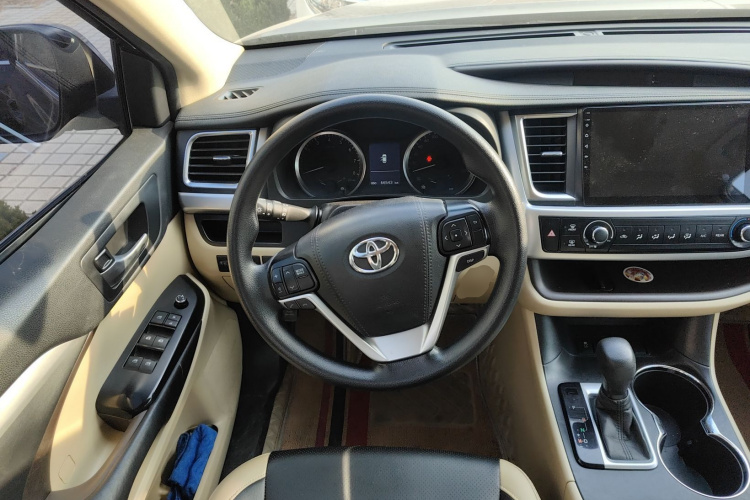 丰田 汉兰达 2021款 2.0T 两驱精英版 5座中控内饰13