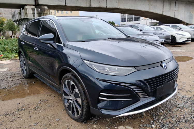 腾势N8 2023款 四驱超混旗舰七座版车身外观3