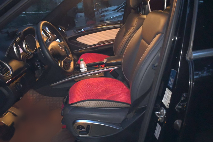 奔驰GL级 2011款 GL 450 尊贵型 Grand Edition局部细节19