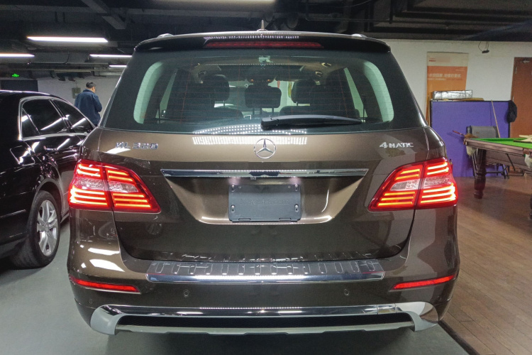 奔驰M级 2015款 ML 320 4MATIC车身外观6