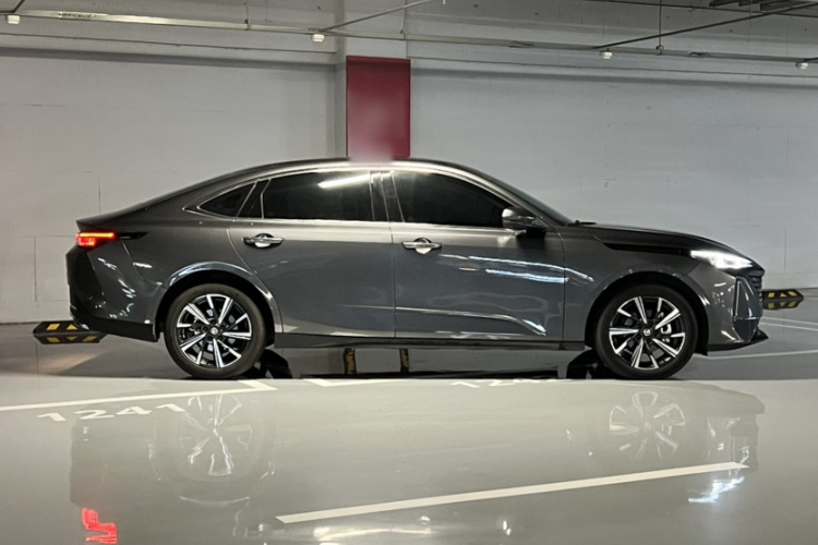 长安 逸动 2025款 蓝鲸 1.5T 500Bar尊贵型车身外观6003