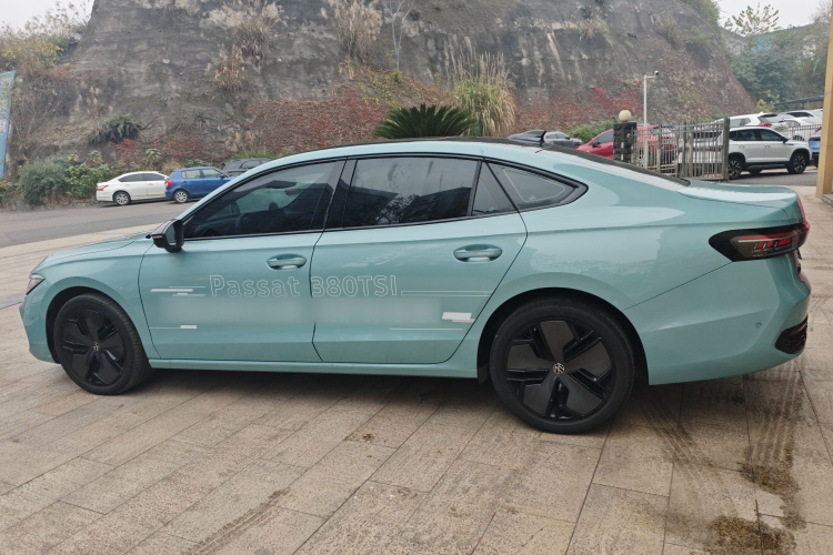 大众 帕萨特 2025款 Pro 380TSI 星空龙尊版车身外观4