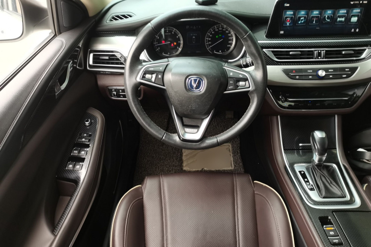 长安 睿骋CC 2018款 1.5T 自动豪雅型 国V中控内饰13