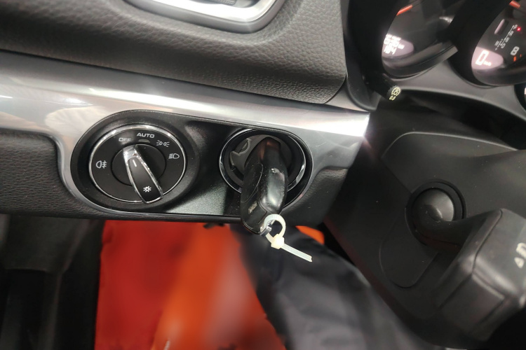 保时捷718 2018款 Boxster 2.0T中控内饰7001