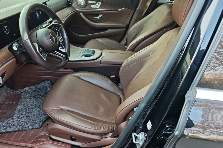 奔驰E级 2021款 E 300 L 时尚型中控内饰19