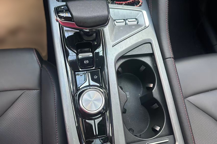 长安CS75 PLUS 2021款 2.0T 自动领航型局部细节41