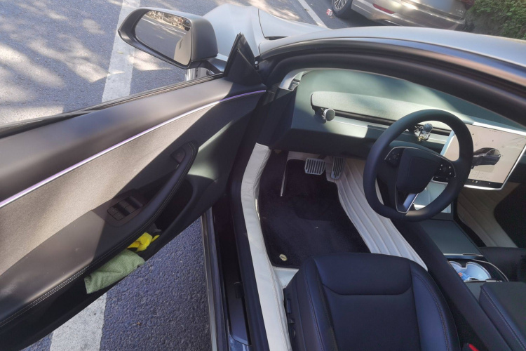 特斯拉 Model 3 2023款 后轮驱动版中控内饰7003