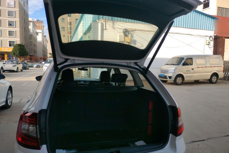 斯柯达 明锐 2019款 旅行车 TSI280 DSG豪华版 国VI局部细节23