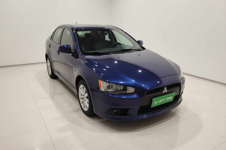 三菱 翼神 2013款 时尚版 1.8L 手动舒适型车身外观3