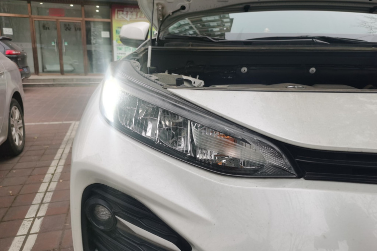 丰田 威兰达 2023款 2.0L CVT两驱领先版车身外观8