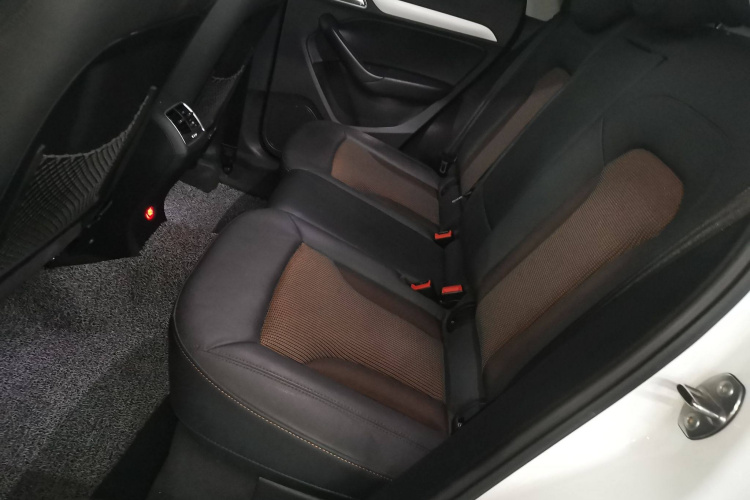 奥迪Q3 2017款 30 TFSI 时尚型中控内饰21