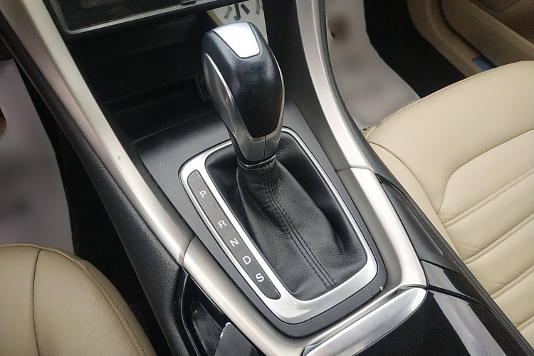 福特 蒙迪欧 2013款 2.0L GTDi200时尚型局部细节18