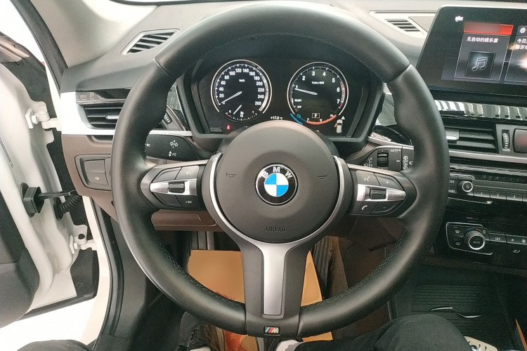 宝马X1 2022款 sDrive25Li 领先型中控内饰13