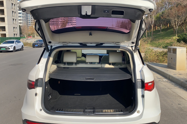 众泰T700 2017款 1.8T 双离合尊贵型局部细节23