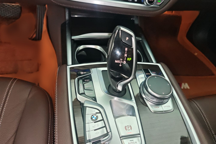 宝马7系 2016款 730Li 领先型局部细节18