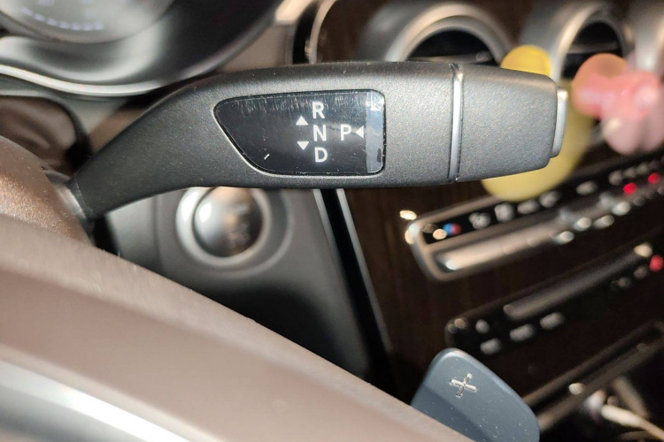 奔驰GLC 2019款 GLC 260 L 4MATIC 动感型局部细节18