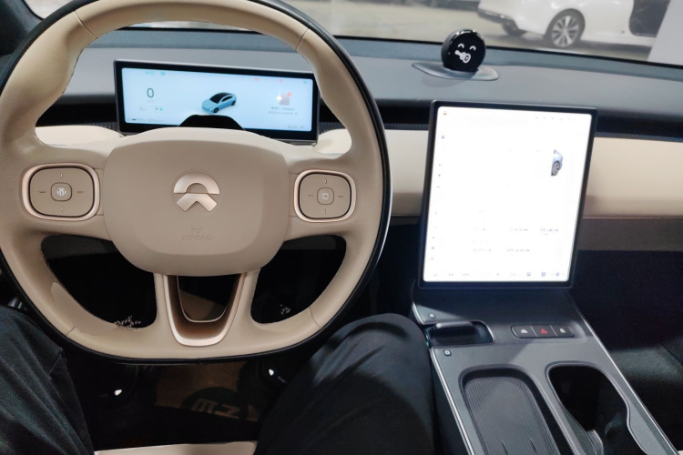 蔚来ET5 2024款 75kWh中控内饰7002