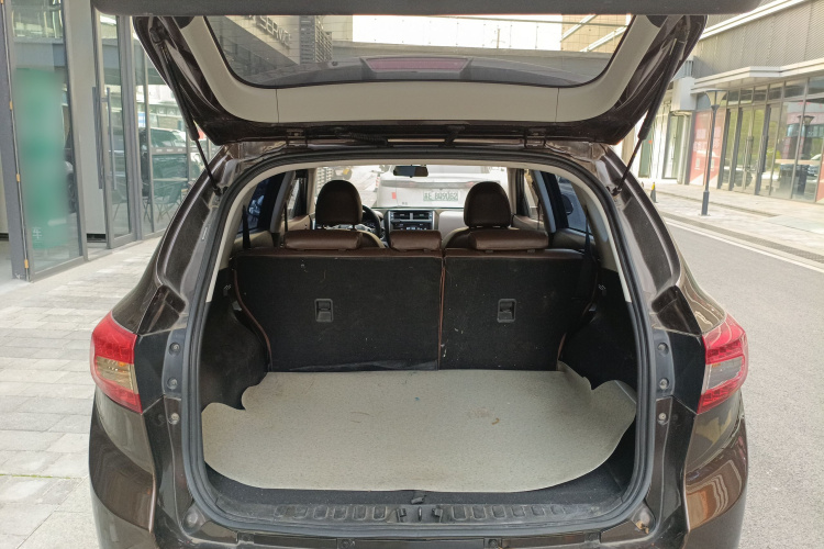 陆风X5 2016款 Plus 1.5T CVT创领版局部细节23