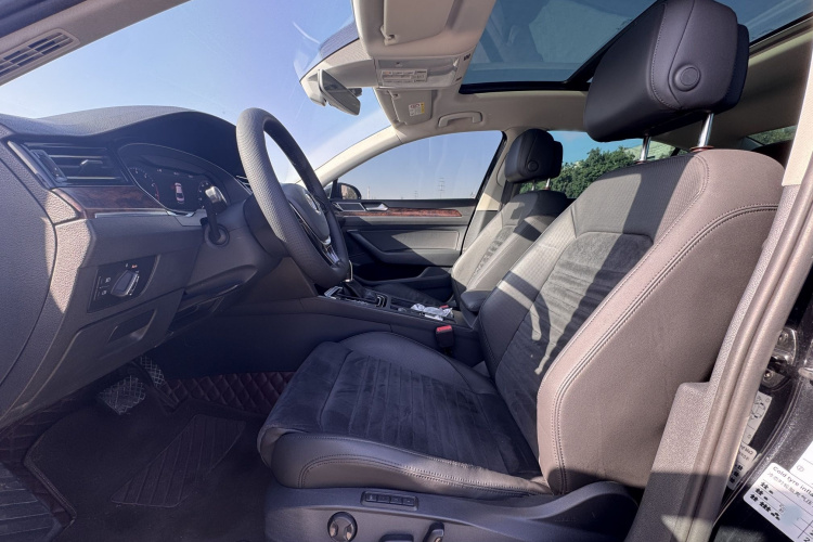 大众 迈腾 2017款 330TSI DSG 尊贵型中控内饰7001