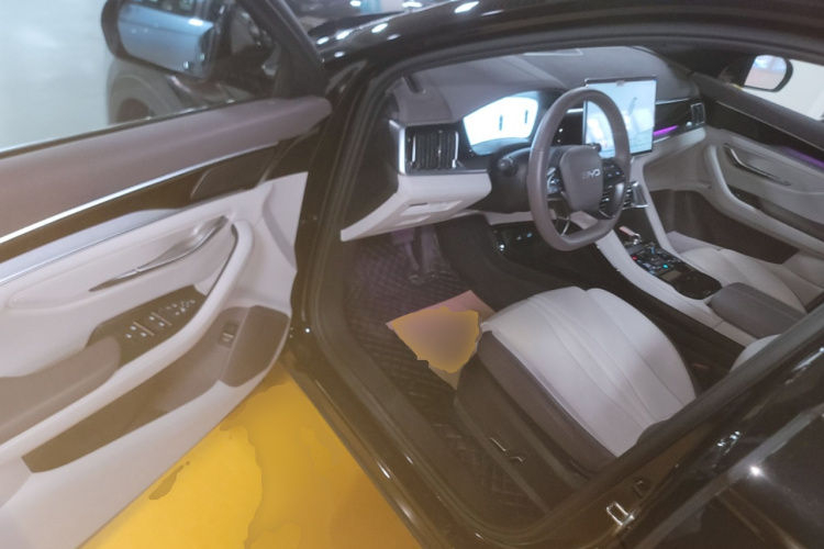 比亚迪 宋PLUS新能源 2025款 EV 智驾版 520km 尊贵型中控内饰20