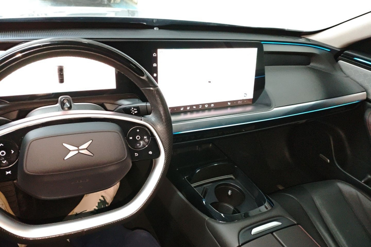 小鹏P7 2022款 480E中控内饰12