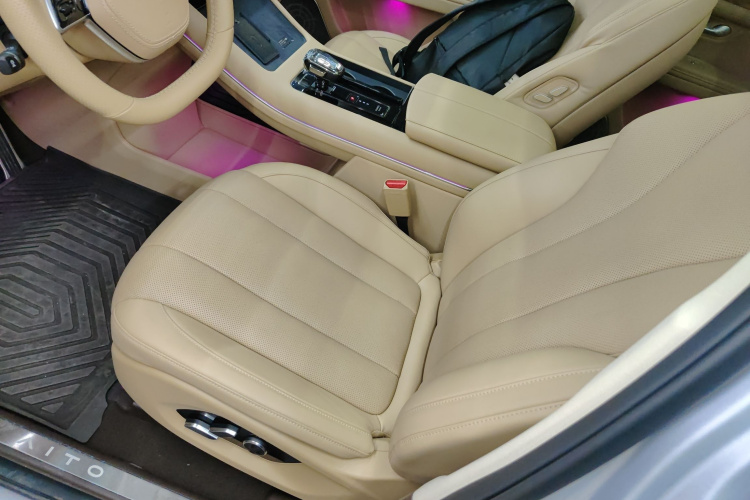 鸿蒙智行 问界M7 2024款 1.5T 四驱Plus版 5座局部细节19